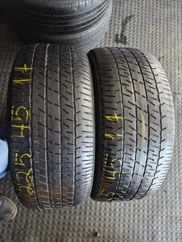 2 pneus 225/45/17 Bridgestone reaberto todo em ordem (300 em 3× no ct