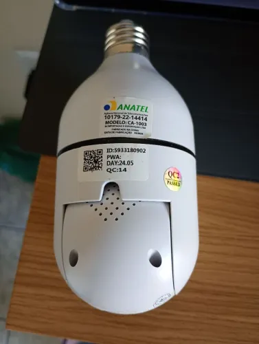Vendo lâmpada câmara segurança pode usar tbem como lâmpada novo