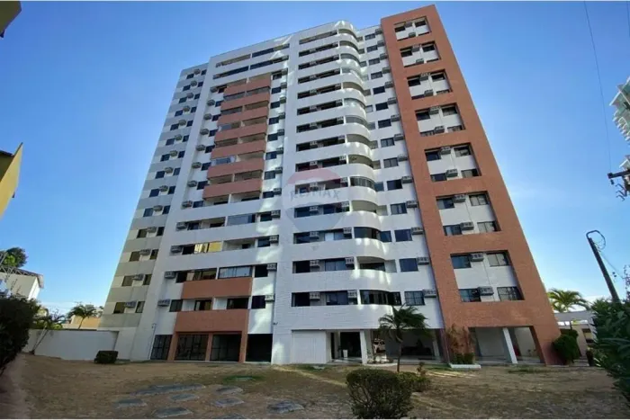 Condomínio Evandro Albuquerque , bairro Guararapes, 3 suites e dependência.