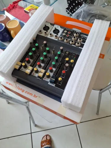 Mesa de som
