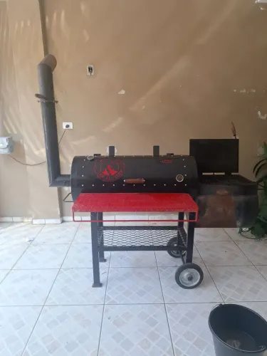 Vende churrasqueira e defumadora