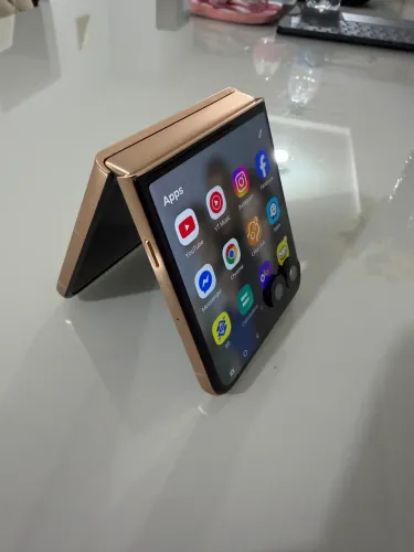 Motorola Razr 60 ultra (1 tera de armazenamento)
