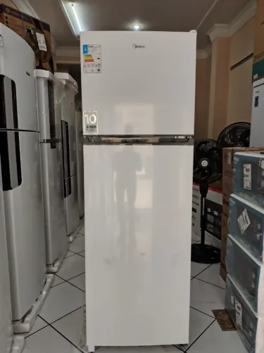 Geladeira Midea 300 L duplex com apenas 15 dias de uso