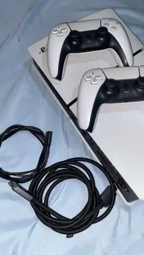 Vendo Playstation 5 Slim 1Tera Com Dois Controles