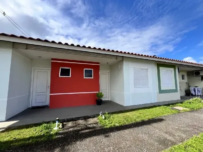 CASA À VENDA EM CONDOMÍNIO NO BAIRRO TRÊS VENDAS