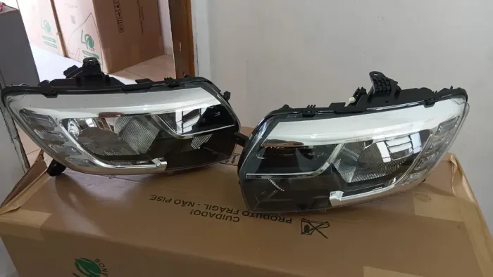 Vendo farol do renault