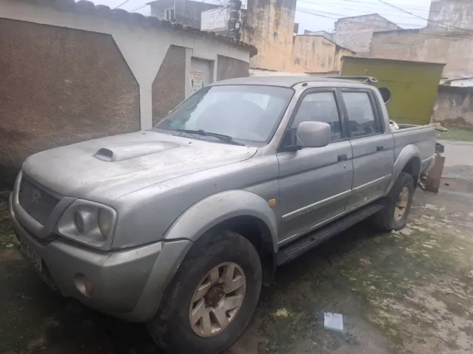 Mitsubishi L200 Sport HPE 2.5 4X4 CD DTI Dies. Mec. 2005