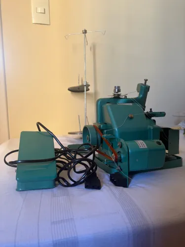 Vende-se overloque