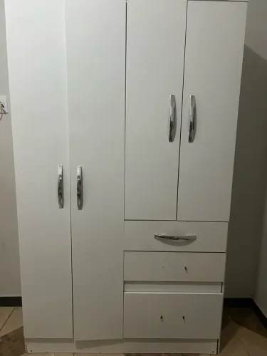 Guarda roupa usado