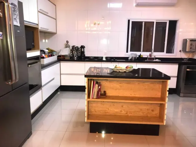 Sobrado 4 dormitórios à venda Parque São Bento Sorocaba/SP