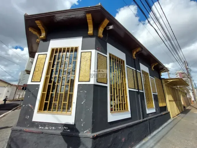 Aluga-se Amplo Ponto Comercial para Locação  111,51 m², Ideal para Diversos Negócios