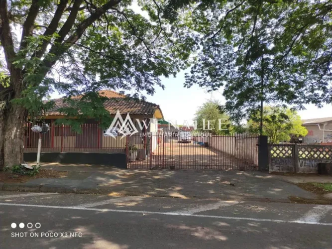 Terreno à venda em Maringá, Zona 07, com 609 m²