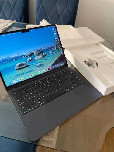 MacBook Air M4 2025 Tela 13.6 Retina Liquid 16GB RAM (Novíssimo)