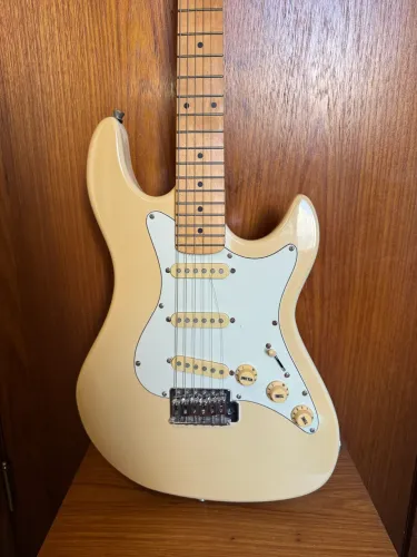 Guitarra Strinberg STS-150
