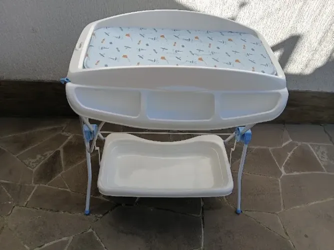 Banheira de bebê kiddo azul/branco ótimo estado