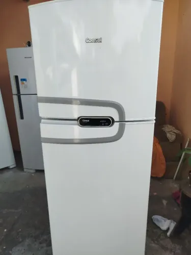 Geladeira Consul 270 LTS ( 110 v ) , funcionado perfeita , estado de nova ( sem ferrugem)