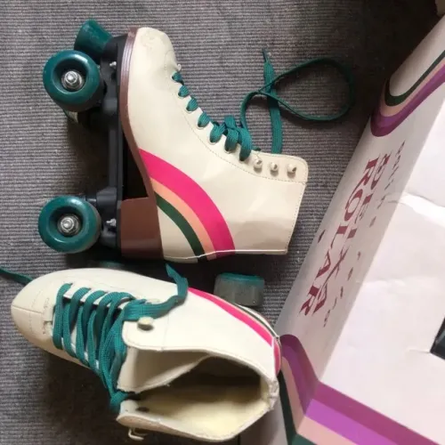 Vendo patins na Caixa usado so em casa