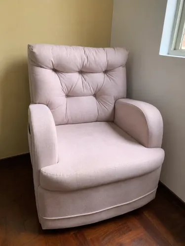 Poltrona de Amamentação com Balanço - Bege Claro
