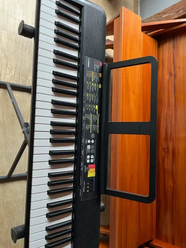 ? Yamaha PSR-F52 + Suporte X | Semi Novo | Apenas 1 Semana de Uso