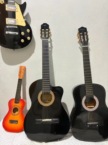 Violão elétrico em ótimo estado