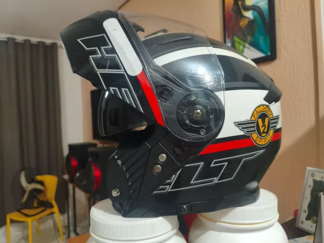 Capacete Helt articulável original