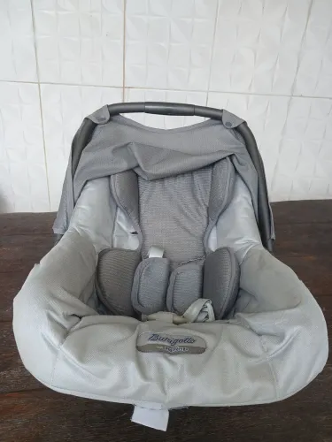 Vendo um bebê conforto da burigotto até 13 quilos
