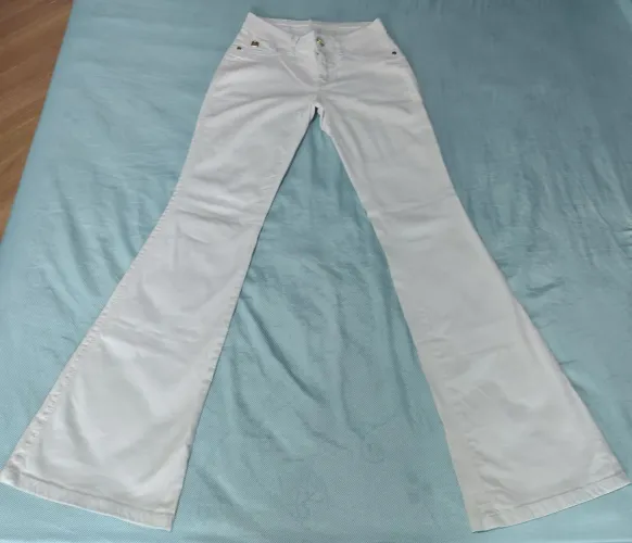 Calça flare branca 38