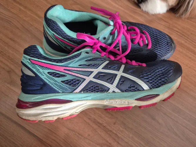 Tênis Asics 35 - Bom estado