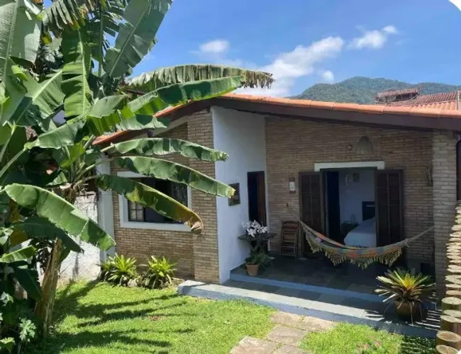 Casa com 2 dormitorios para aluguel comercial no centro de Ubatuba