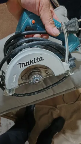 Serra mármore Makita 