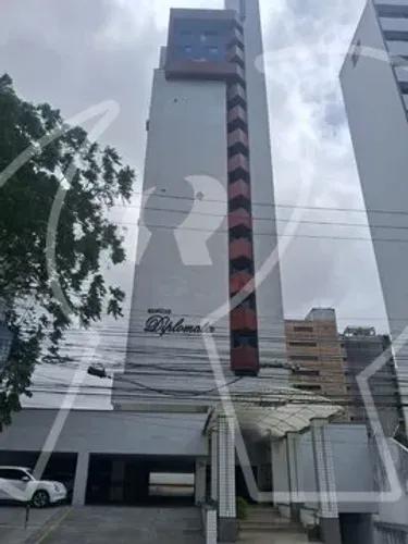 Duas salas comerciais conjugadas para locação no Edifício Diplomata, no bairro Aldeota. Am