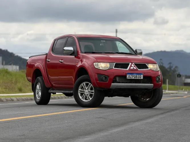 Mitsubishi L200 Triton HPE 3.2 CD TB Int.diesel AUT 2011