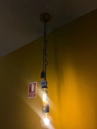 Lampada luminária amarela