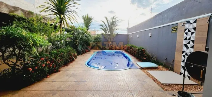 EXCELENTE CASA COM PISCINA, PERTO DO SUPER MERCADO CONQUISTA