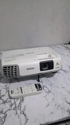 Projetor Epson LCD HDMI 3LCD Modelo H568A + Controle Remoto