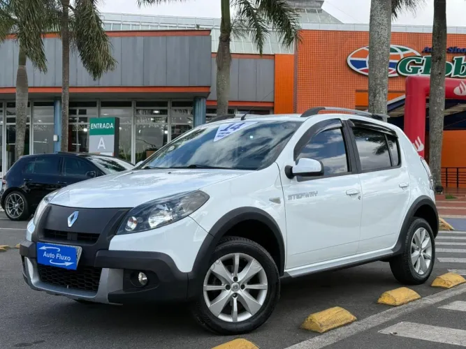 Renault Sandero Stepway Hi-flex 1.6 16V 5P Aut. 2014