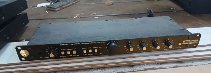 3 AMPLIFICADORES AP-747