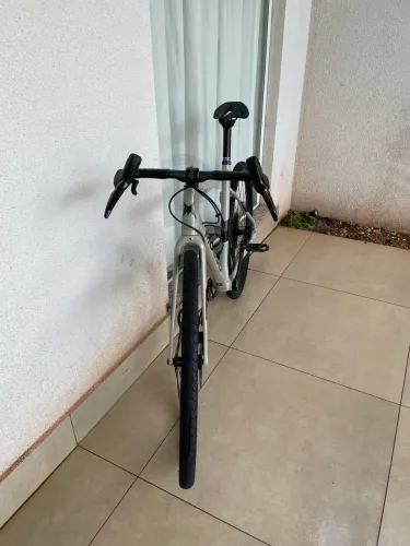 Bicicleta Gravel tamanho 52 Seminova. Somente para Maringá.