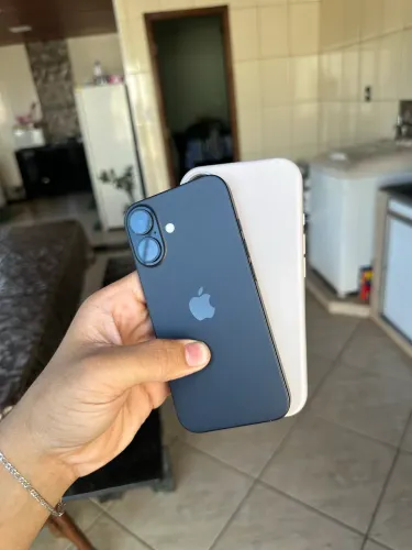 iPhone 16
