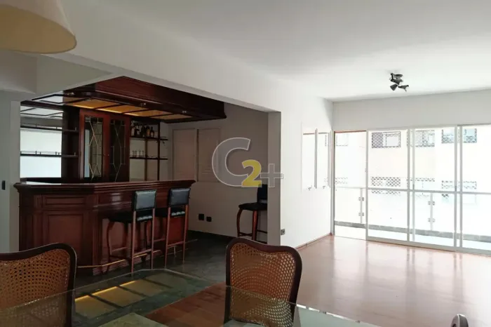 Apartamento à venda em Pinheiros com 3 quartos, sendo 1 suíte e 2 vagas