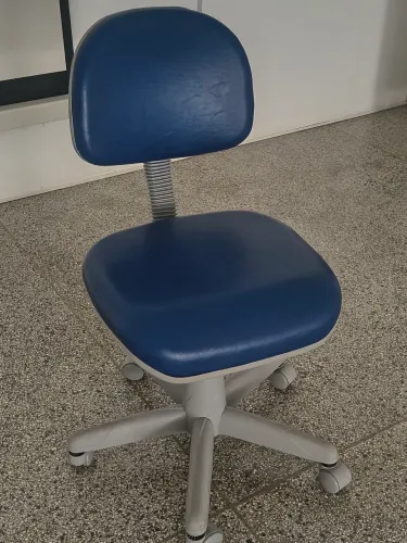 Vendo cadeiras de escritório super conservadas