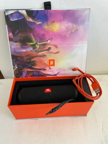 JBL Flip 4 Original com Caixa e Cabo - Funcionando - Bateria Viciada