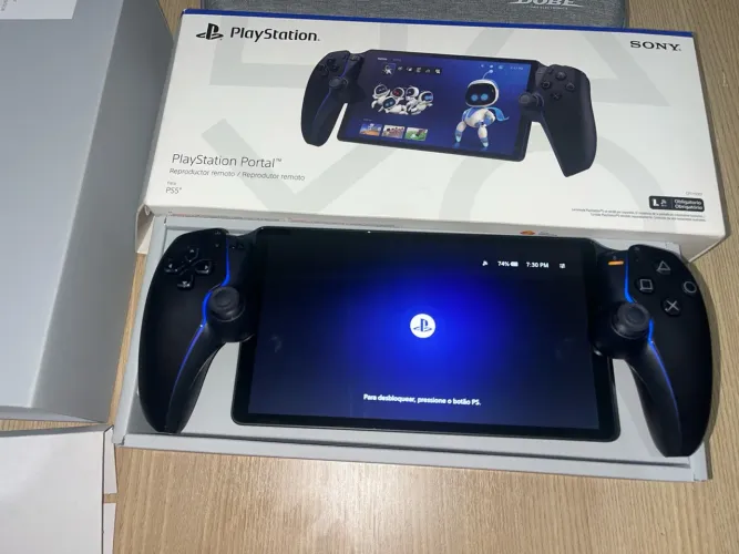 Playstation Portal Midnight Black + Case