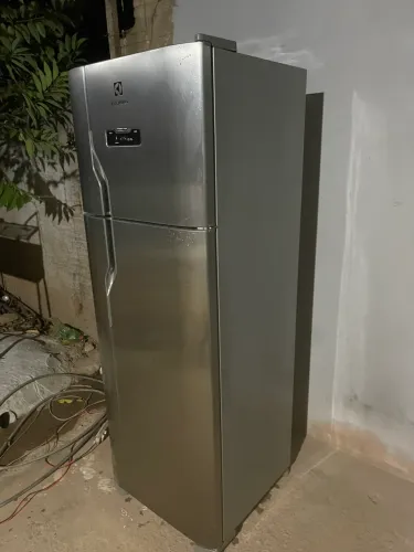 Geladeira Electrolux 350 litros frosfree