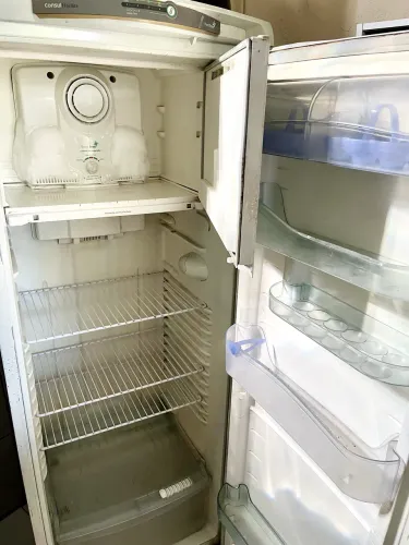 Geladeira R$400