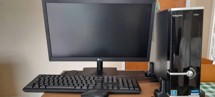 Computador completo.