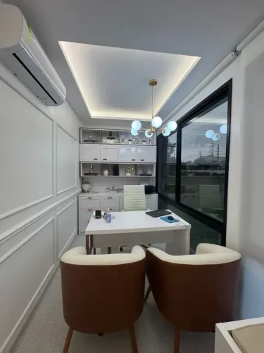 IRITÂNIA PARK OFFICE SALAS COMERCIAIS PREMIUM MOBILIADAS | CLIMATIZADAS | PRONTAS PARA