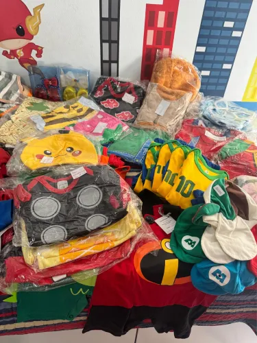 LOTE COMPLETO PARA REVENDA (FANTASIAS E ROUPINHAS DE BEBÊ - MAIS DE 200 ITENS)