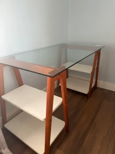 Mesa Cavalete tok stok tampo de vidro 