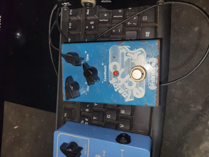 Pedal de delay analogico furhmann